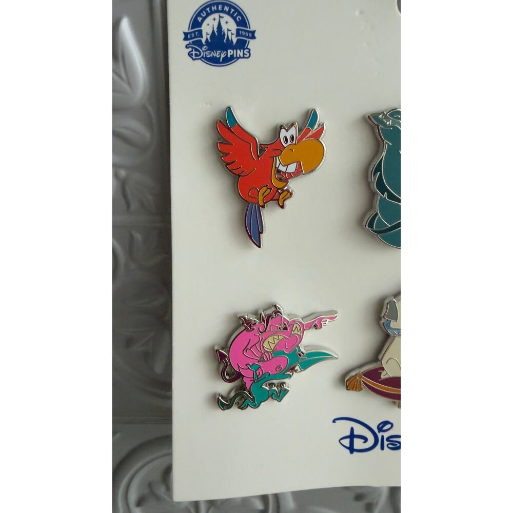 Disney Parks Villains Sidekicks 6 Pin Set NEW - Picture 2 of 4